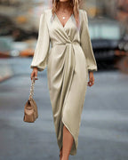 Kim | Chic V-Neck Dress with Lantern Sleeves