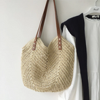 Chic Women's Shoulder Bag - BreezeWoven