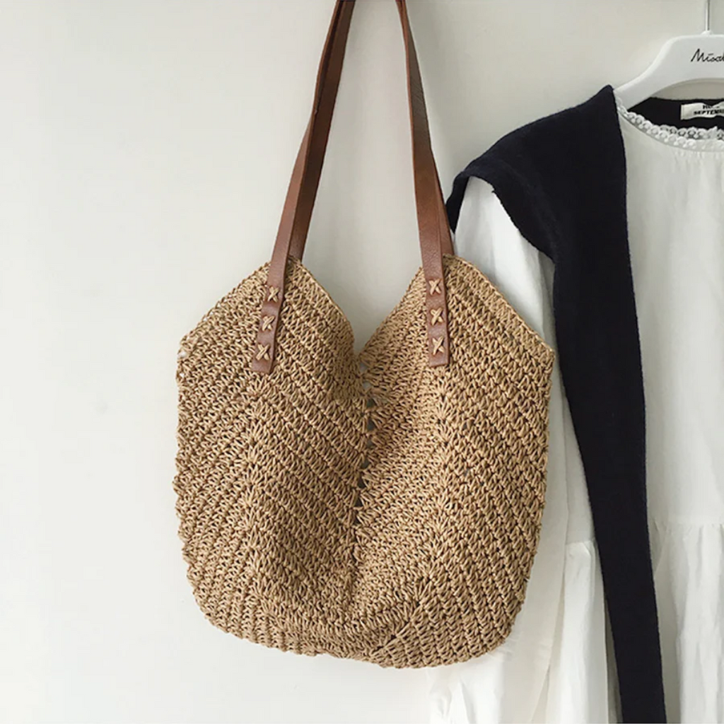 Chic Women's Shoulder Bag - BreezeWoven