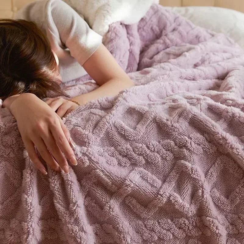 Luxurious Thick Lambswool Winter Blanket with Sophisticated Detailing