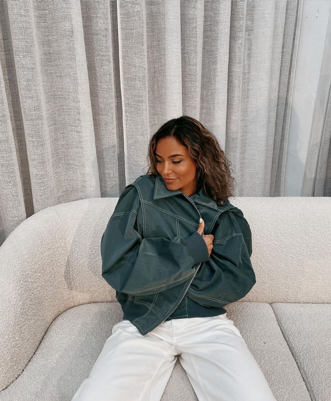 Linde | Classic Leather Bomber Jacket