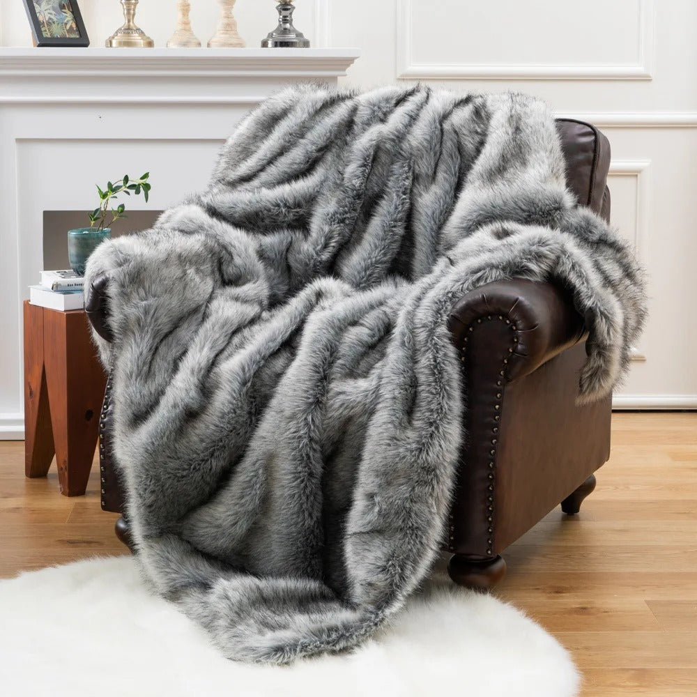 Cozy Winter Comfort Blanket with Luxurious Fur Design