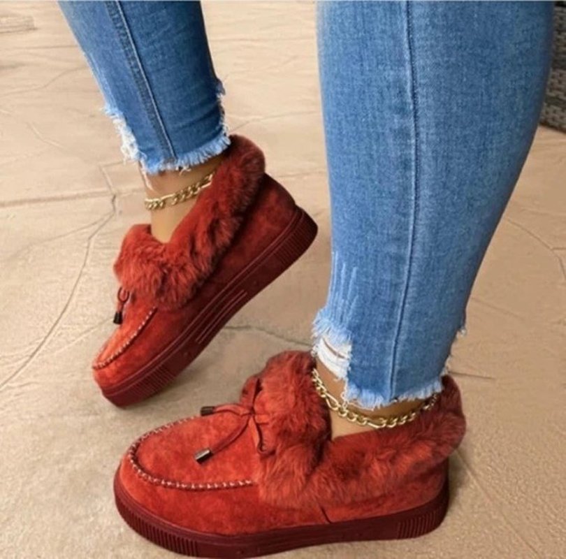 Snuggs – Comfy Fur-Lined Slippers to Keep You Warm All Winter