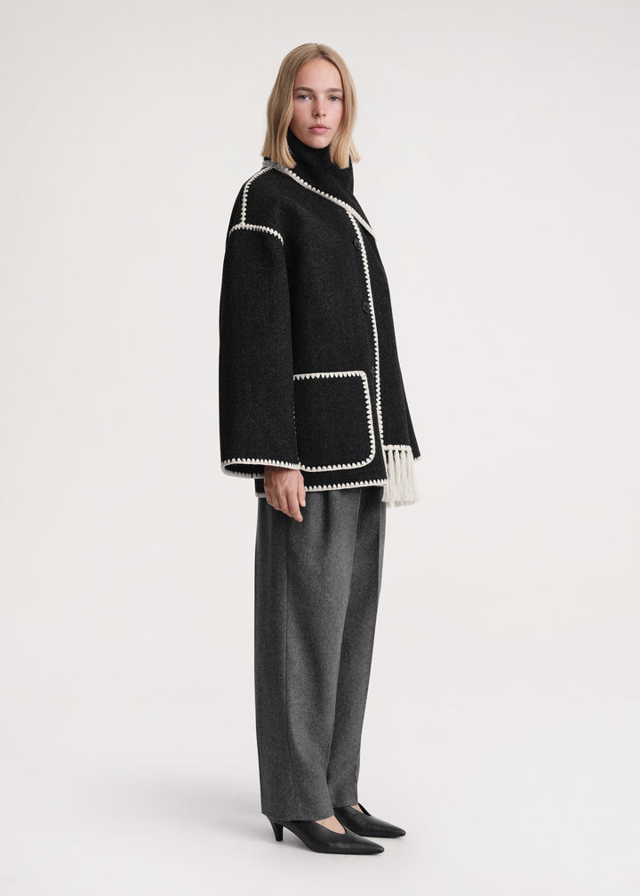 Chic Merino Wool Winter Coat with Built-In Scarf – Women's