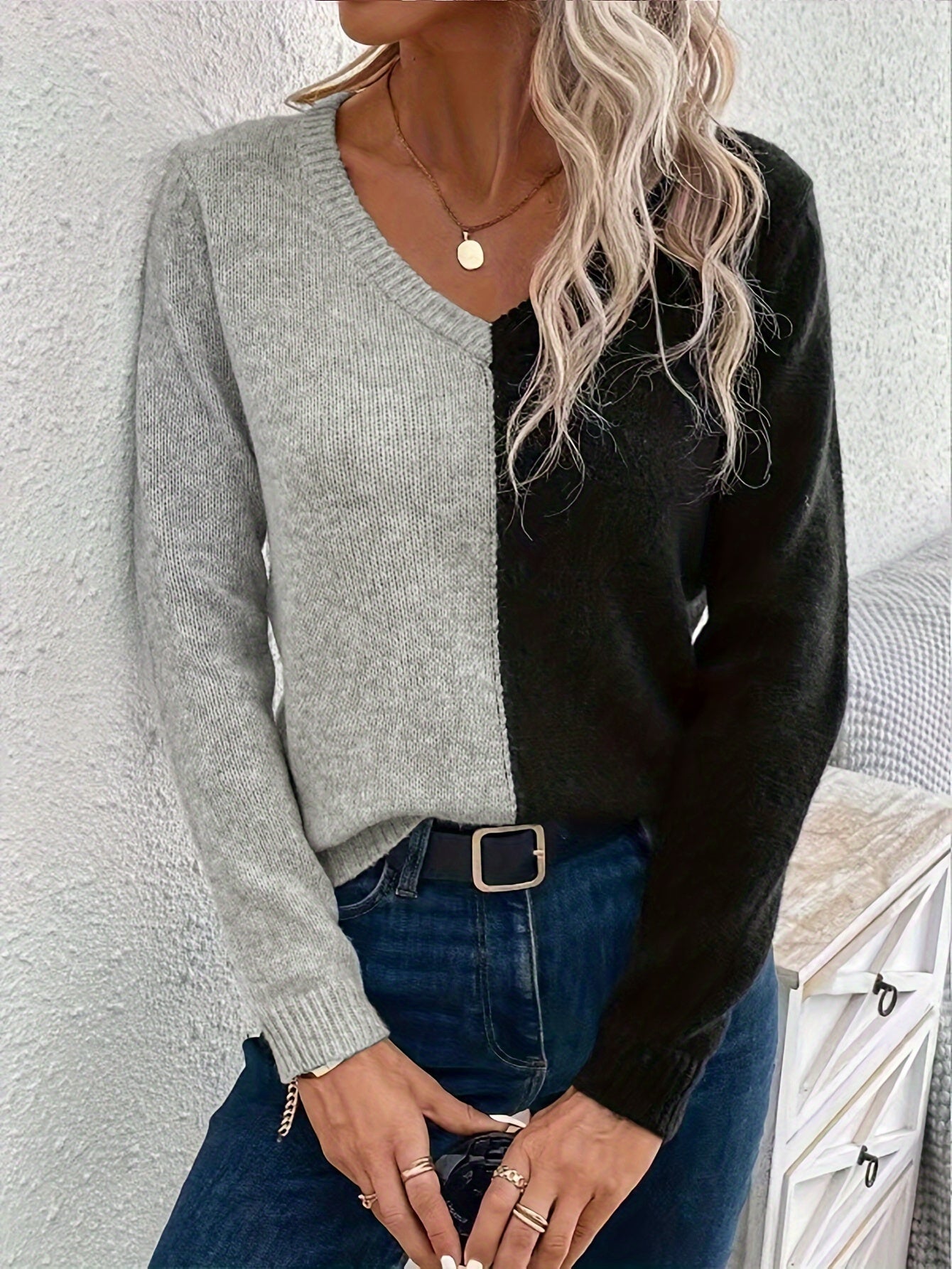 Noa | Stylish Long Sleeve V-Neck Sweater