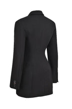 Jara - Black Blazer Featuring Stylish Shoulder Pads