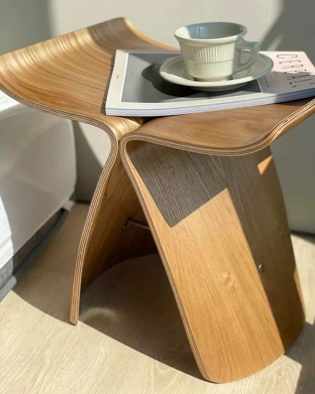 Elegant Butterfly Side Table with Distinctive Design for Sophisticated Spaces
