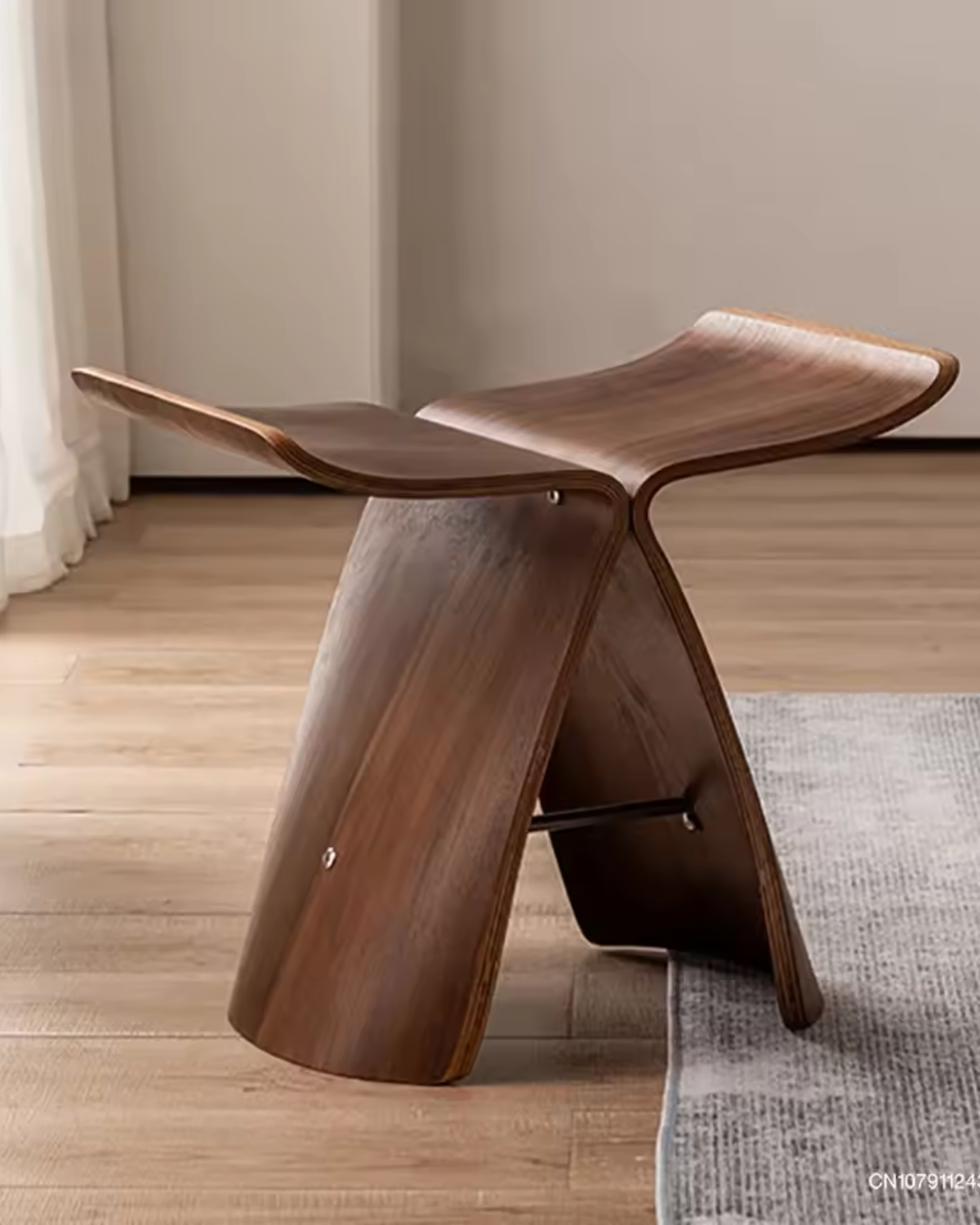 Elegant Butterfly Side Table with Distinctive Design for Sophisticated Spaces