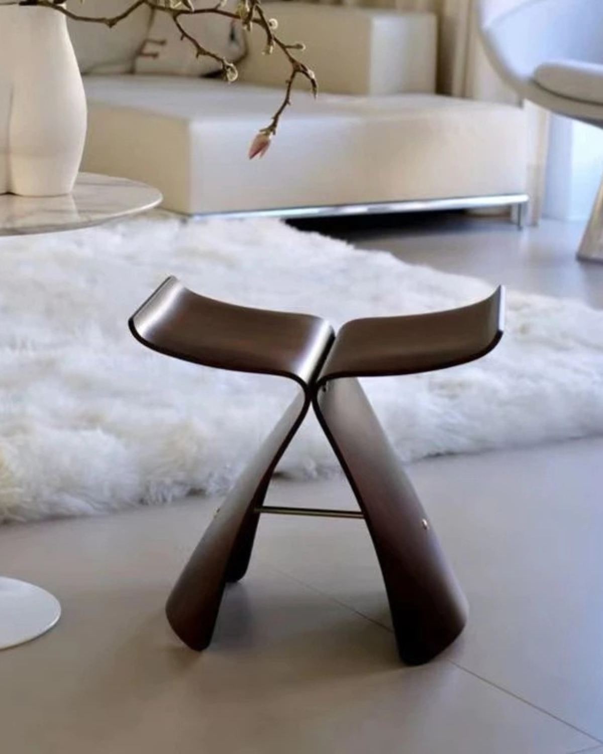 Elegant Butterfly Side Table with Distinctive Design for Sophisticated Spaces