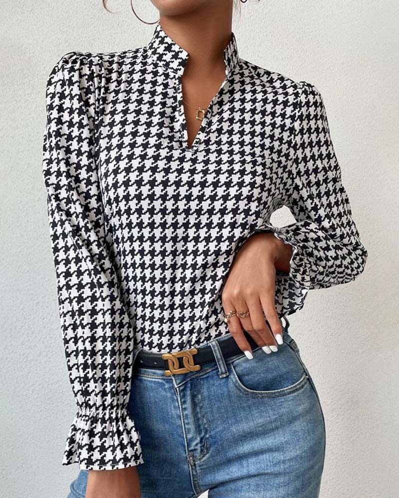 Chic Black and White Printed Top