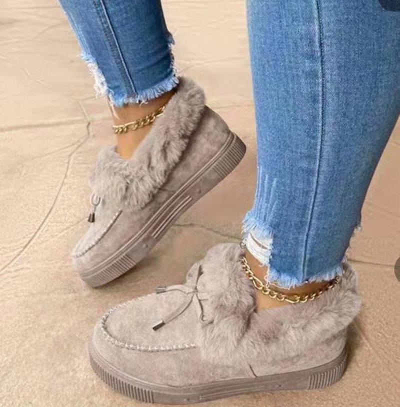Snuggs – Comfy Fur-Lined Slippers to Keep You Warm All Winter