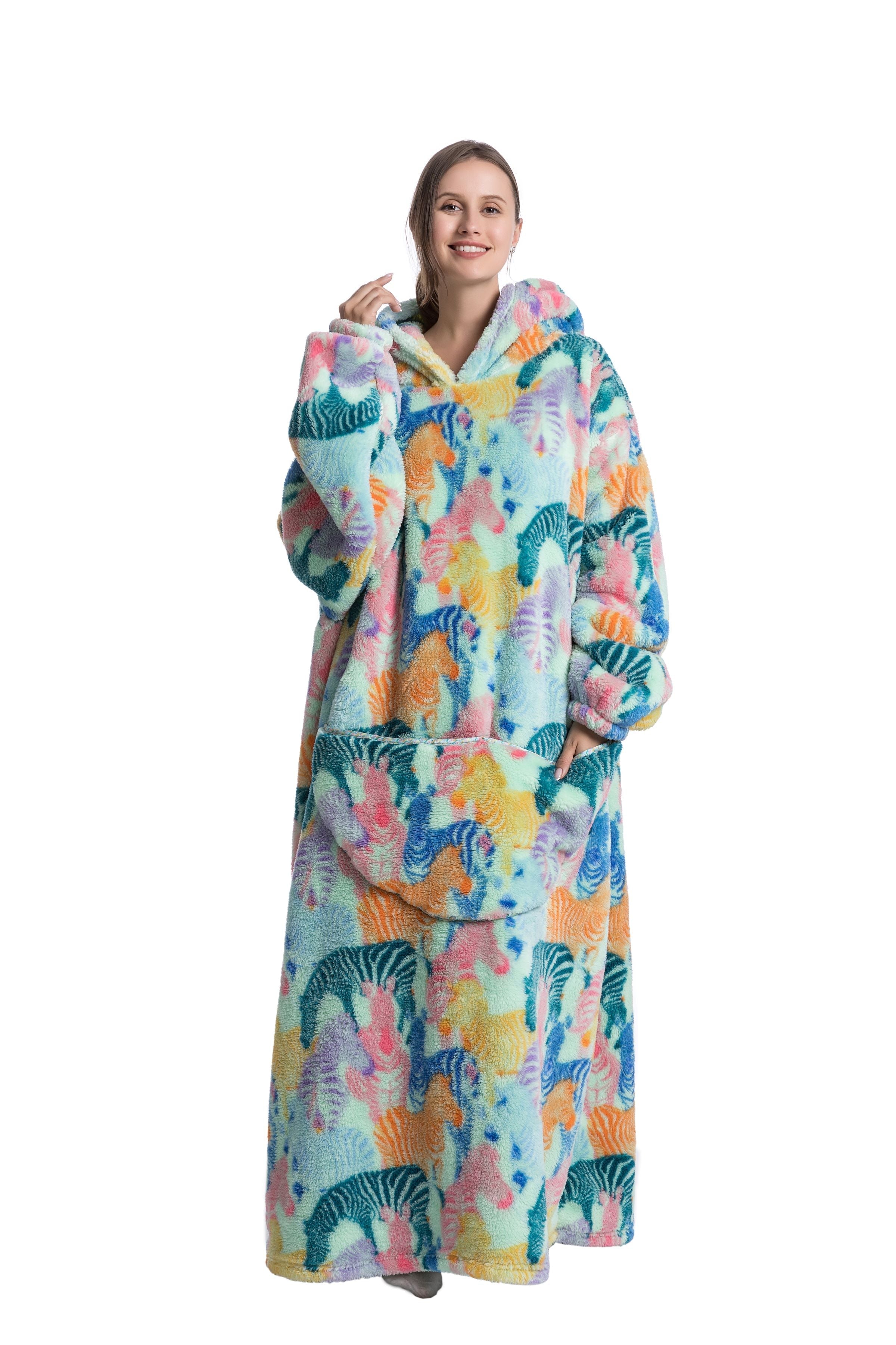 ICEY - Winter Fleece Hoodie Blanket